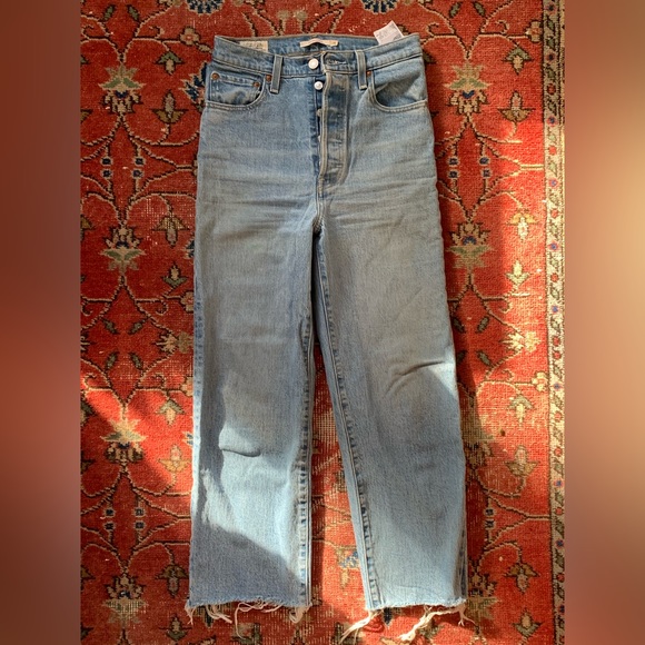 Levi’s Ribcage Denim Jeans - Picture 3 of 4